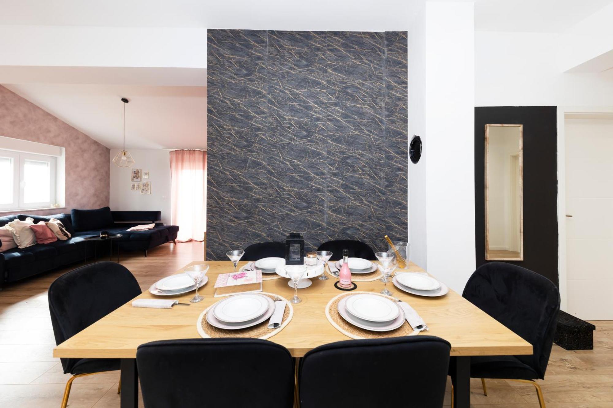 Apartament Fancy In Peaceful Area -